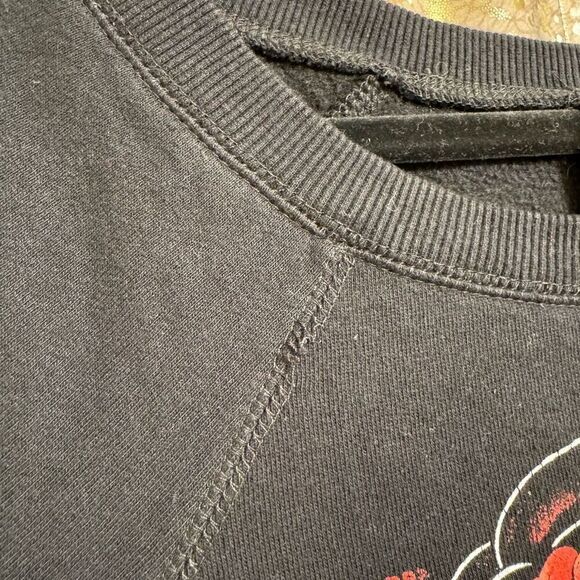 VTG Fatal Black Skull Rose Emo Goth Y2K 2000s Cali Love Pullover Sweater Large - Picture 4 of 6